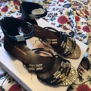 BCBG Maxazria size 8 Black/ Gold sandals flat